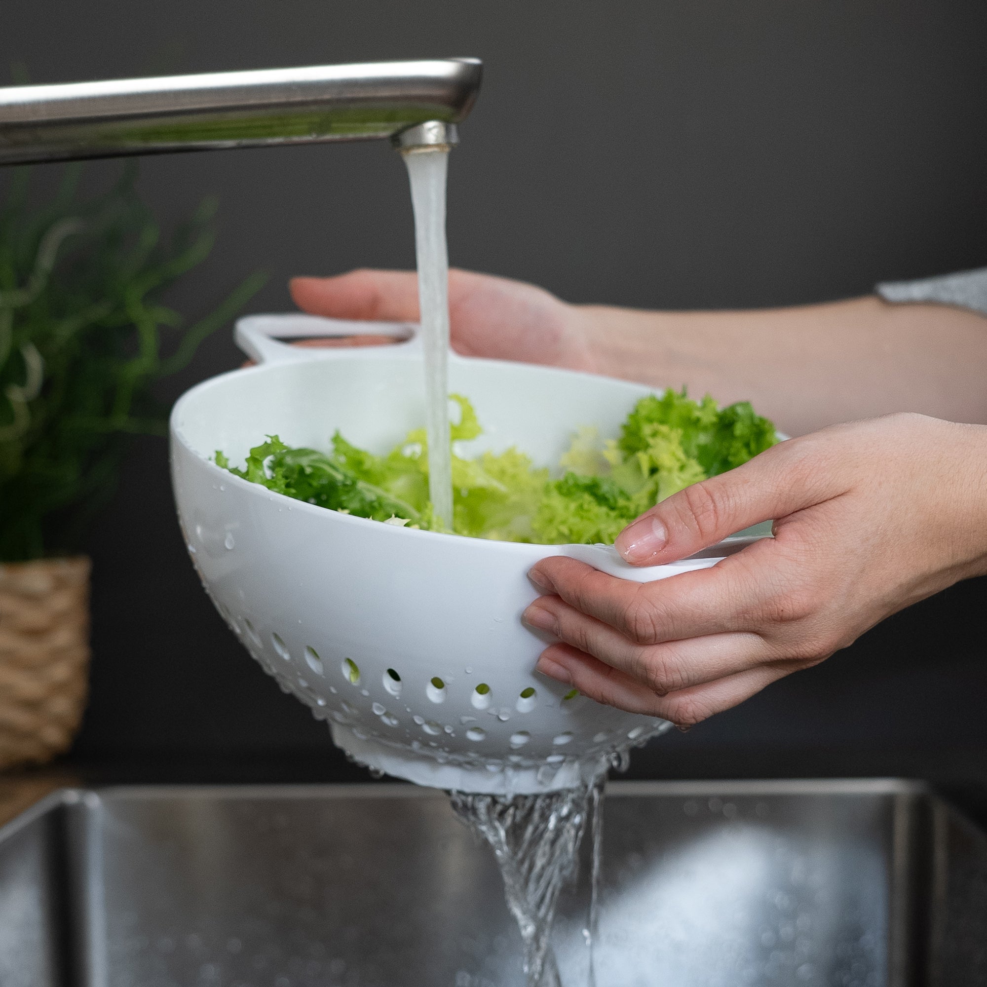Trebonn Helm Large Colander - White