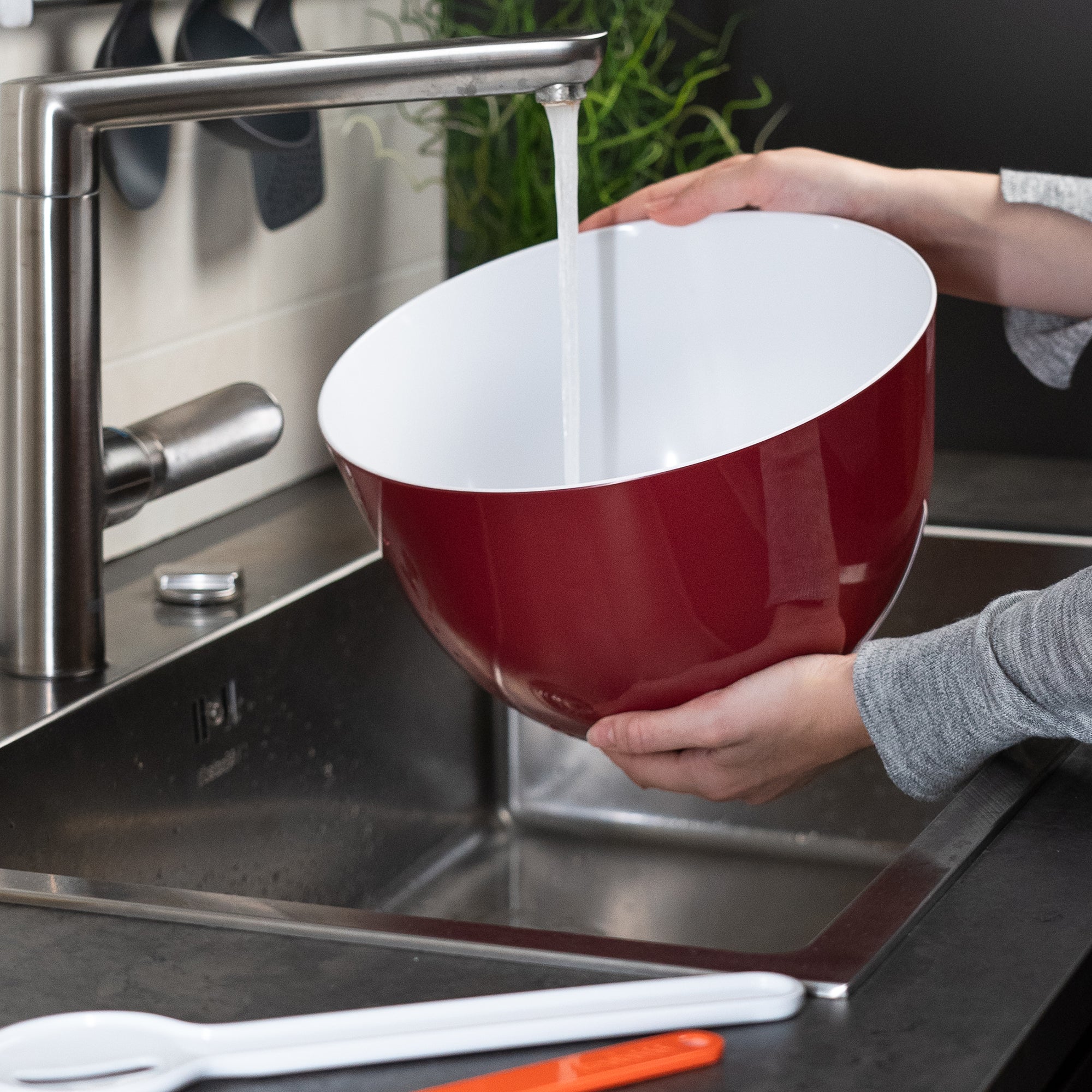 Trebonn Pile 28cm Stackable Bowl - Cherry Red