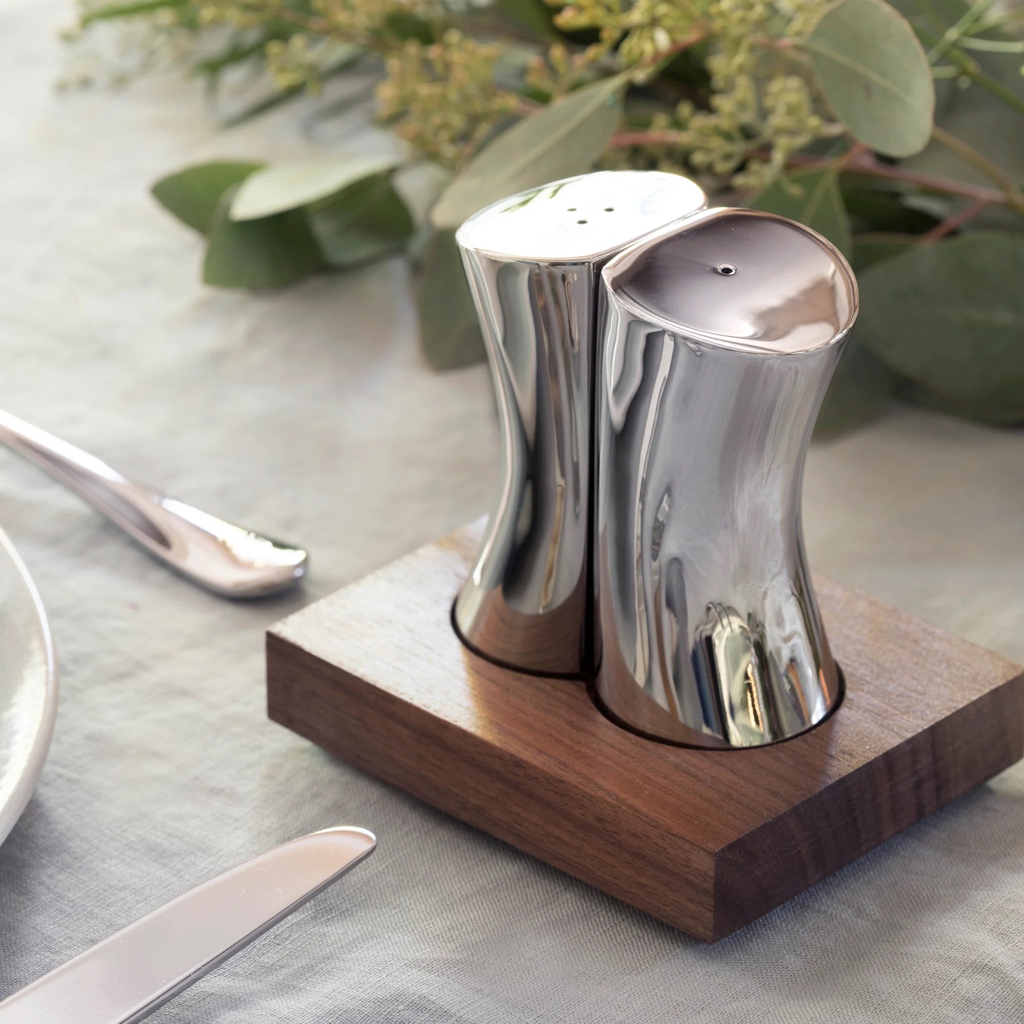 Robert Welch Drift Salt & Pepper Shakers and Stand Set