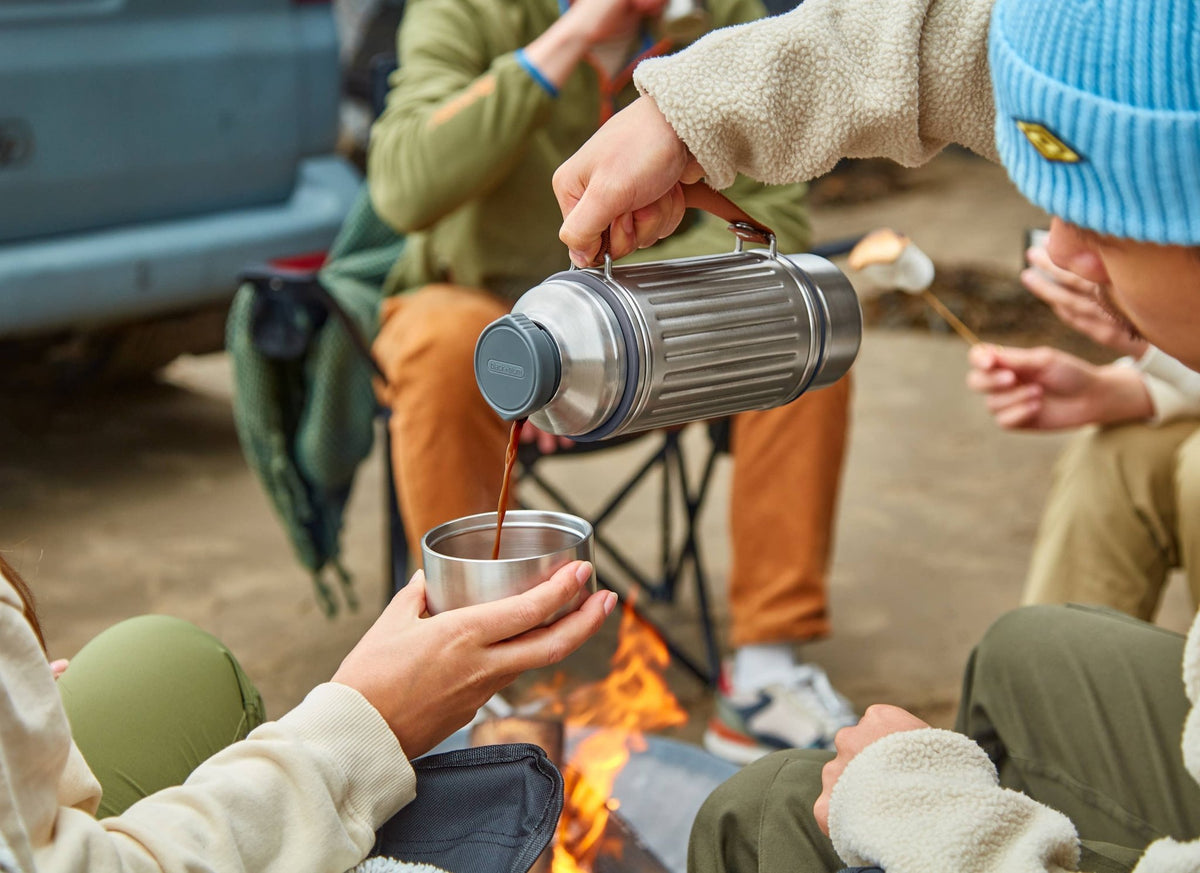 Black+Blum Insulated Flask - Explorer Flask Duo (1L) 2x Cups - Simmer and Slice