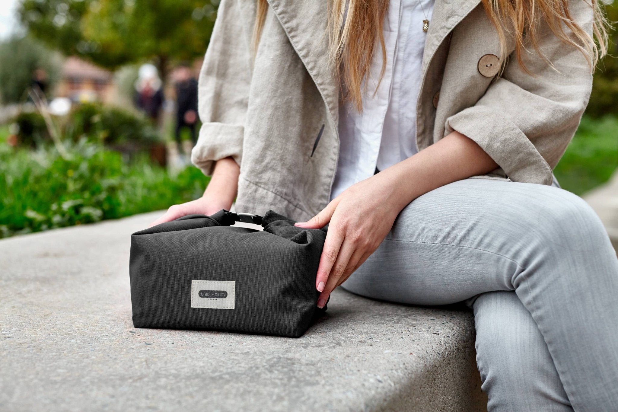 Black+Blum Lunch Bag - Recycled Insulated Lunch Bag 6.7L Slate NEW - Simmer and Slice