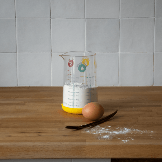 Pebbly Glass Precision Measuring Glass - 0.5l - Yellow - Simmer and Slice