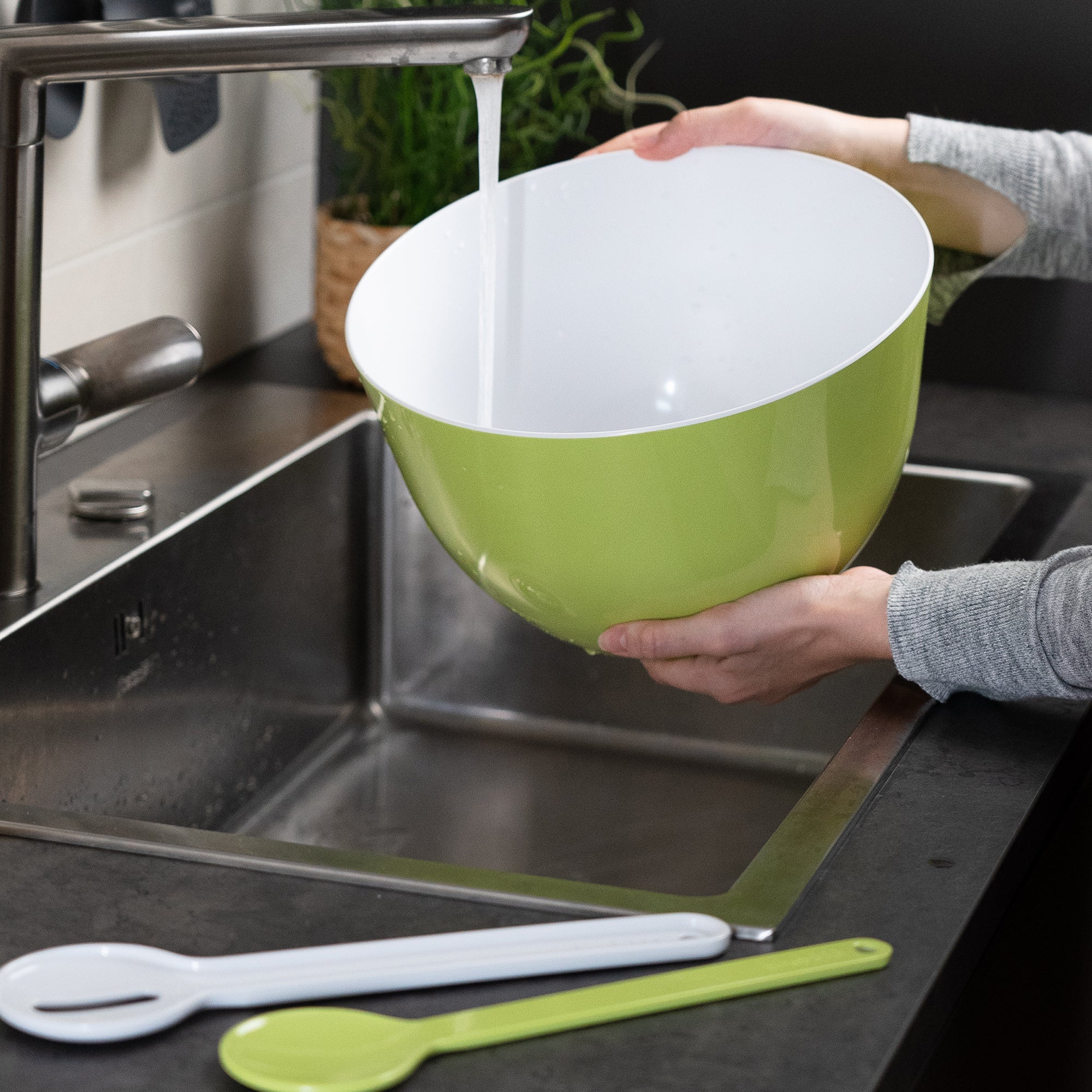 Trebonn Pile 28cm Stackable Bowl - Green - Simmer and Slice
