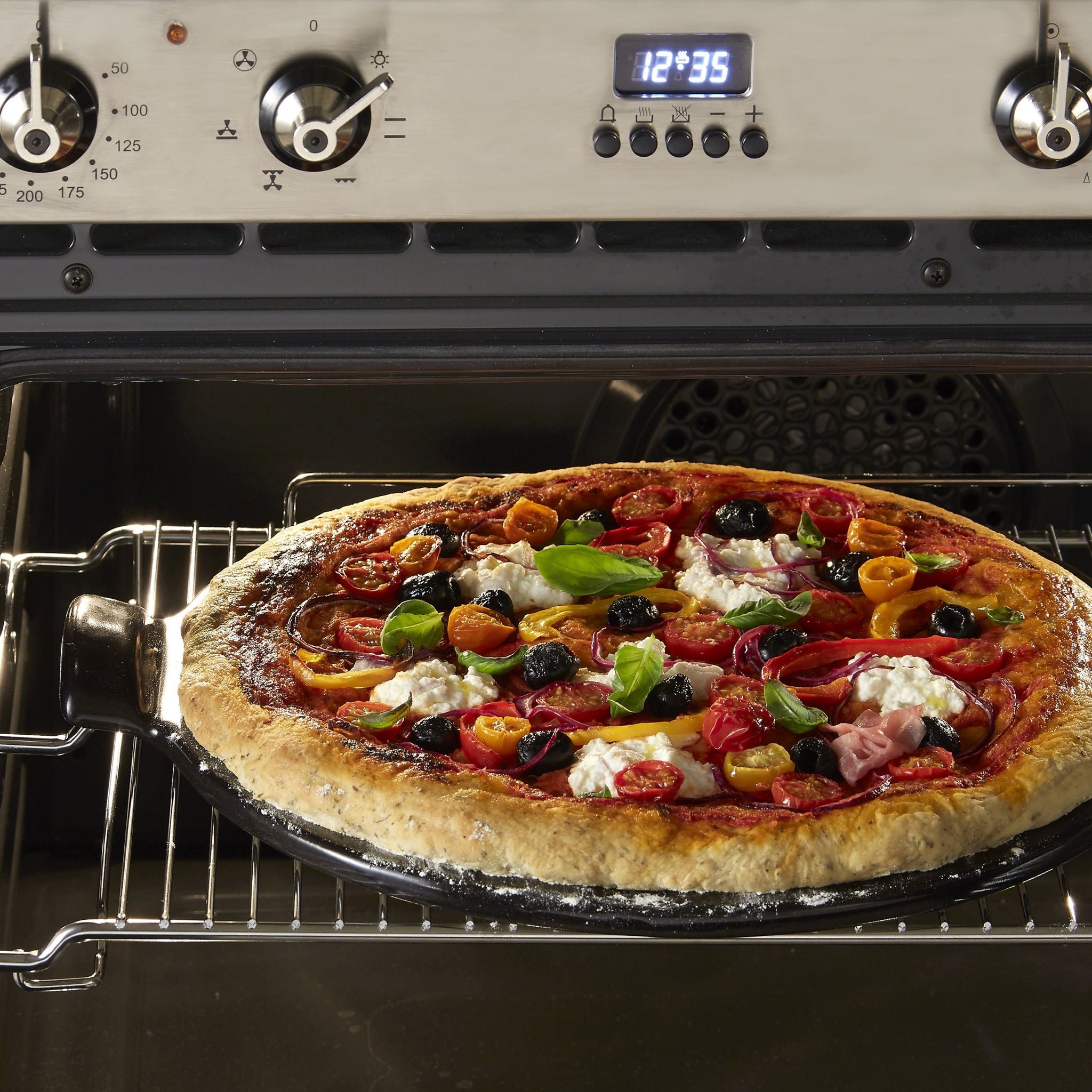Emile Henry Smooth Pizza Stone Charcoal 37cm dia.
