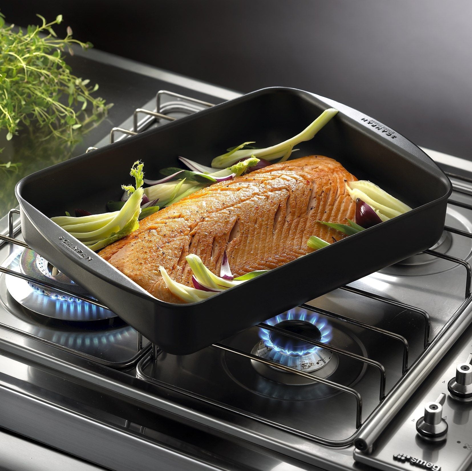 SCANPAN Classic Roasting Pan 34cm x 22cm 3.25l - Simmer and Slice