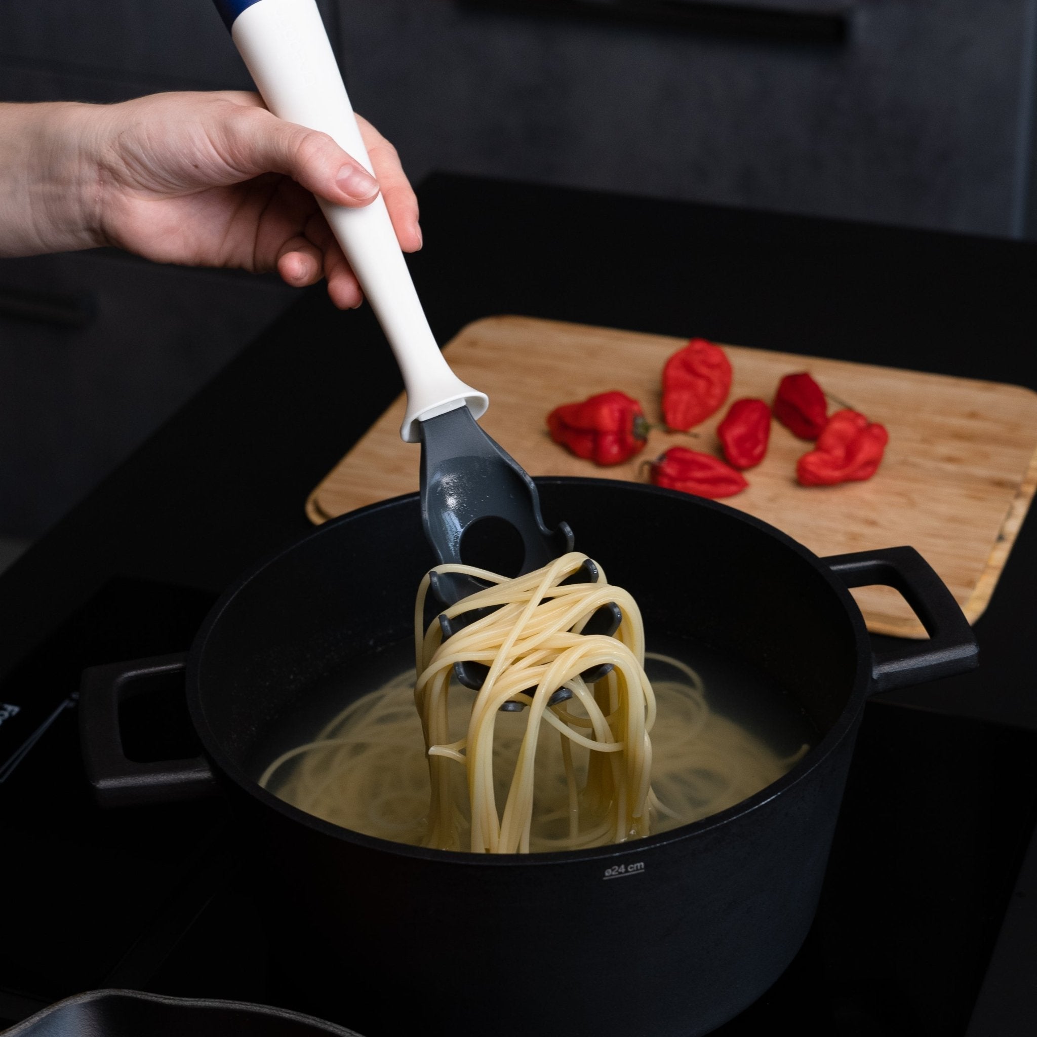 Trebonn UP! Spaghetti Spoon - Simmer and Slice