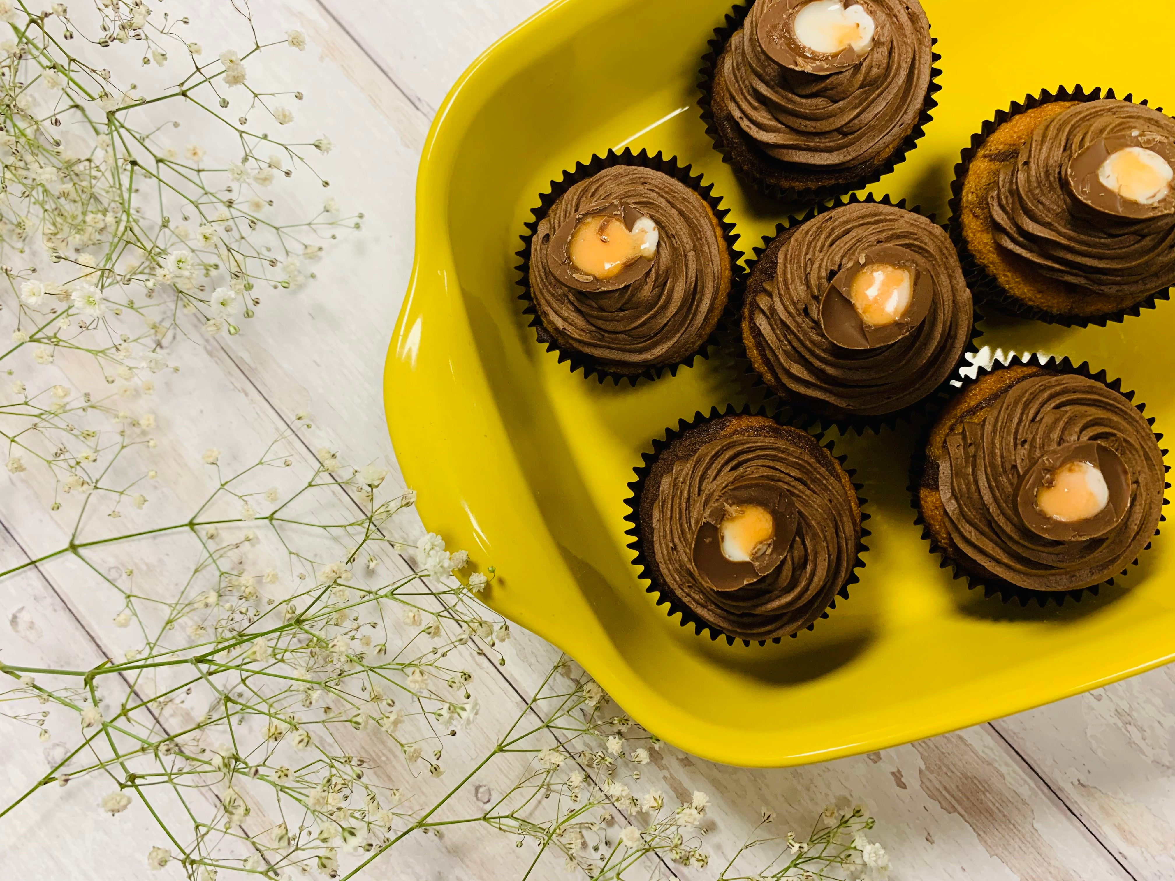 Marble Creme Egg Cupcakes