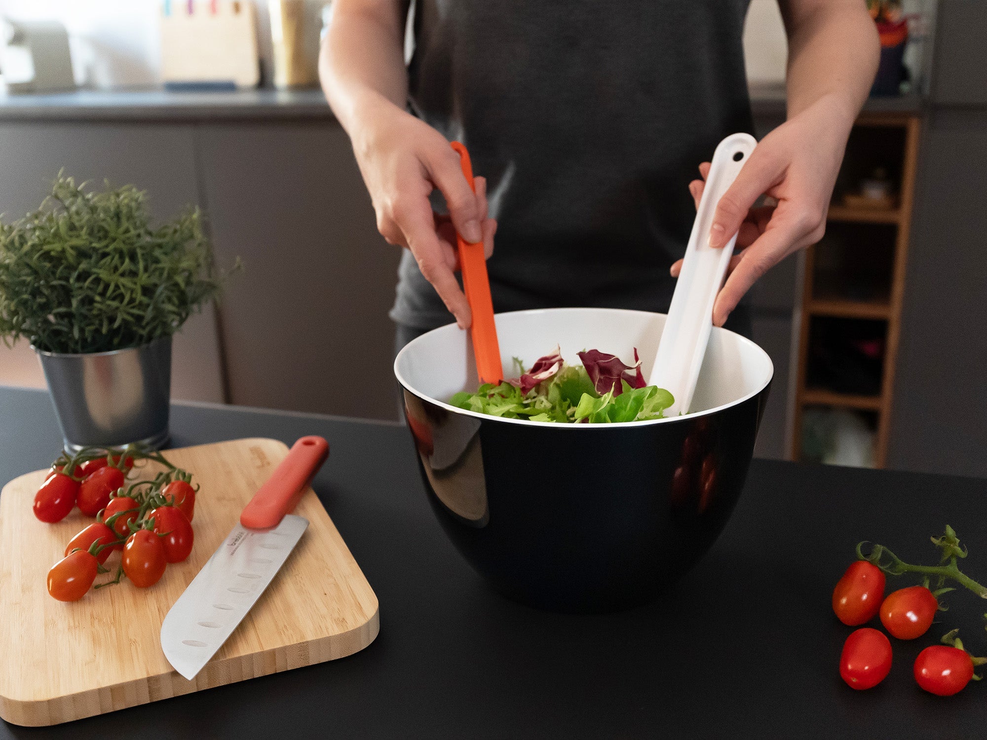 Trebonn Pile 22cm Stackable Bowl - Black
