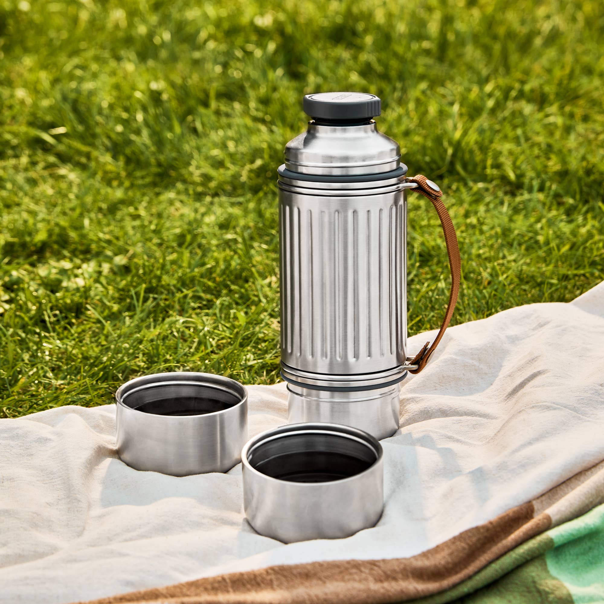 Black+Blum Insulated Flask - Explorer Flask Duo (1L) 2x Cups