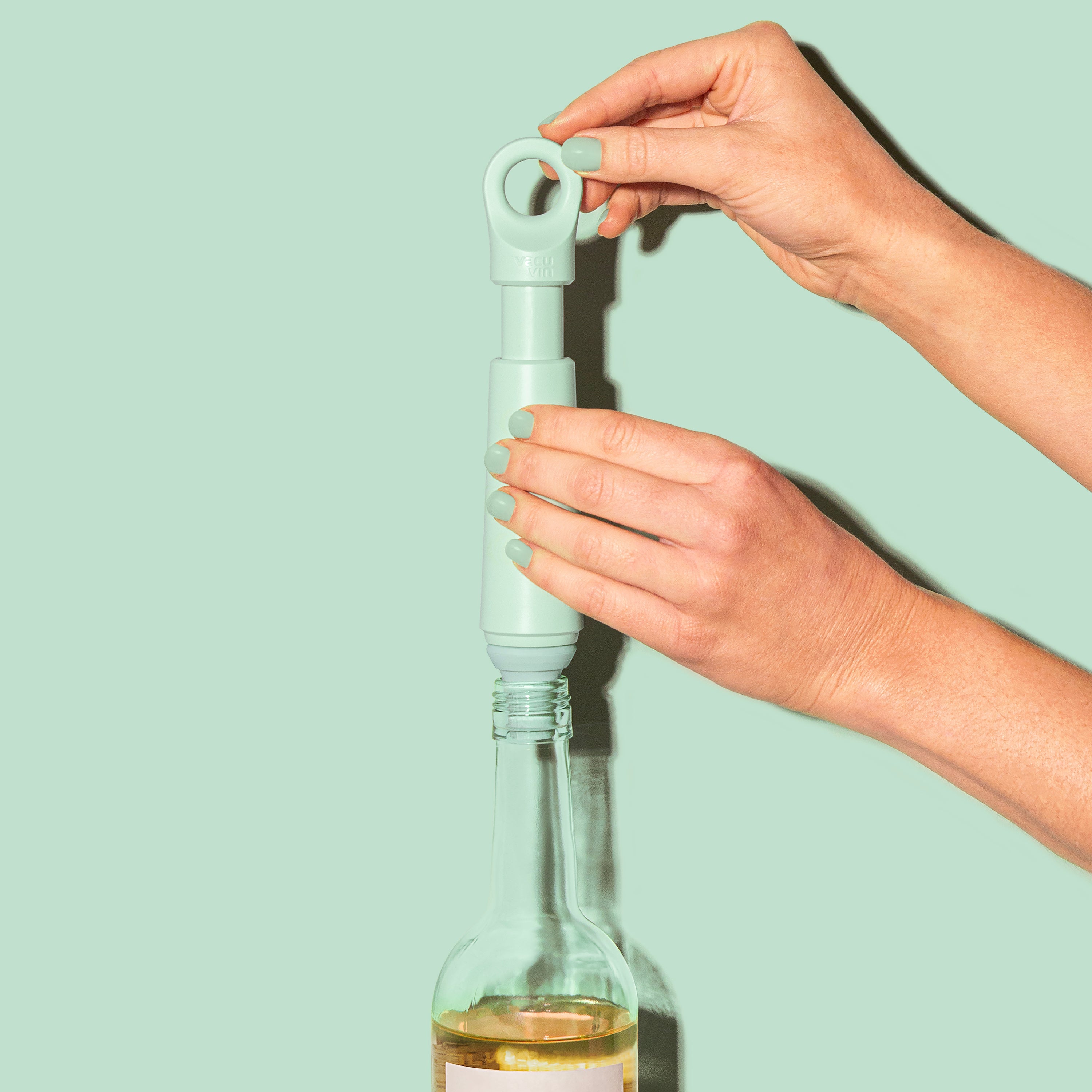 Vacu Vin Loop Wine Saver - Jade