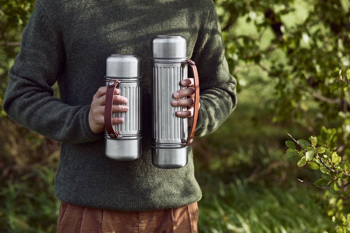 Black+Blum Insulated Flask - Explorer Flask Duo (1L) 2x Cups - Simmer and Slice