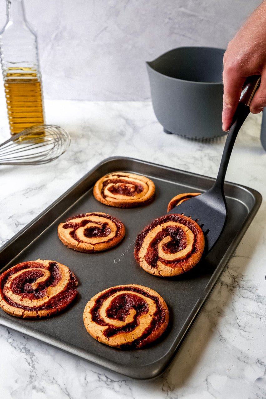 MasterClass Non - Stick Baking Tray, 35cm x 25cm - Simmer and Slice