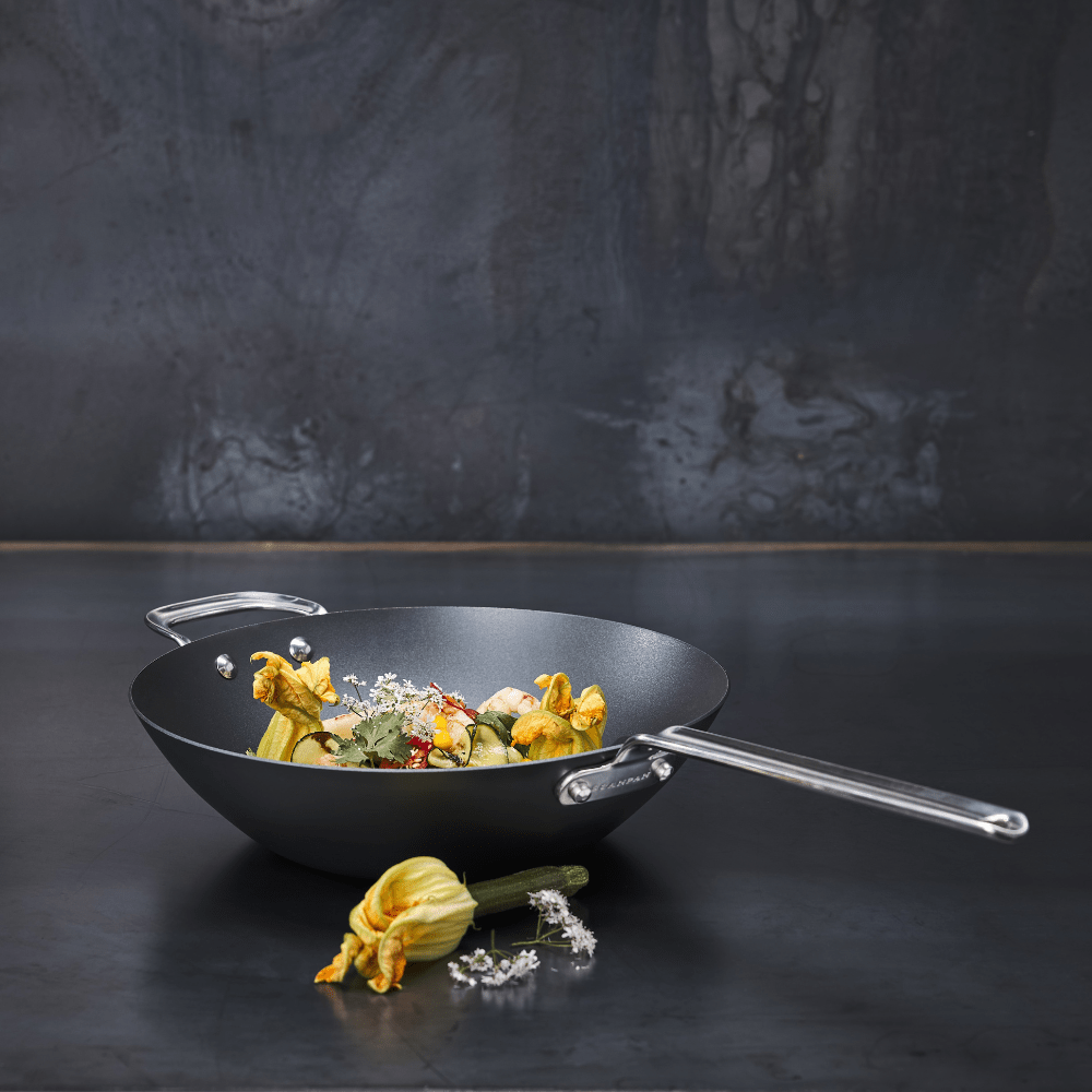SCANPAN Black Iron 30cm Wok in Sleeve - Simmer and Slice