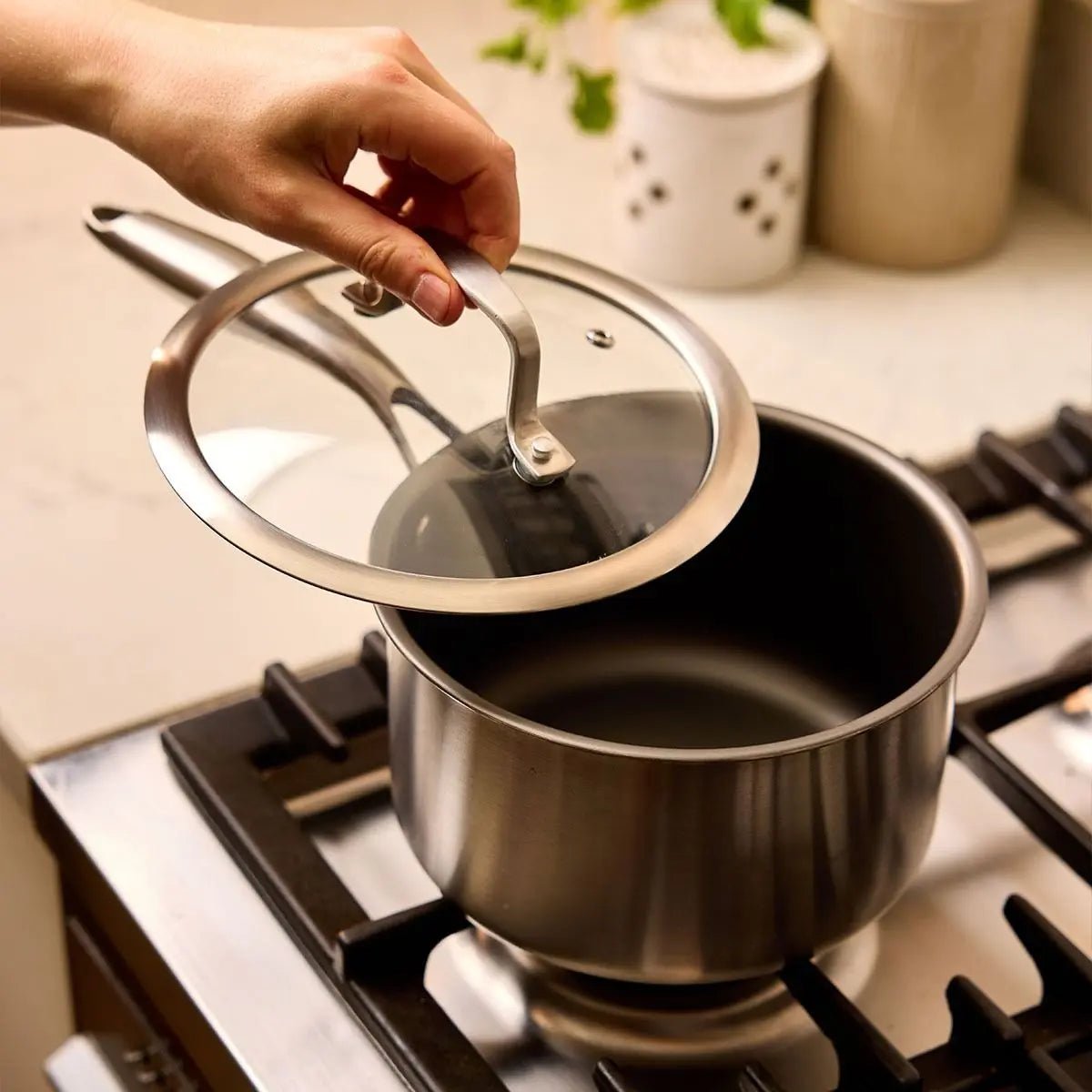 Stellar Zero, 18cm Uncoated Saucepan, 2.5L - Simmer and Slice