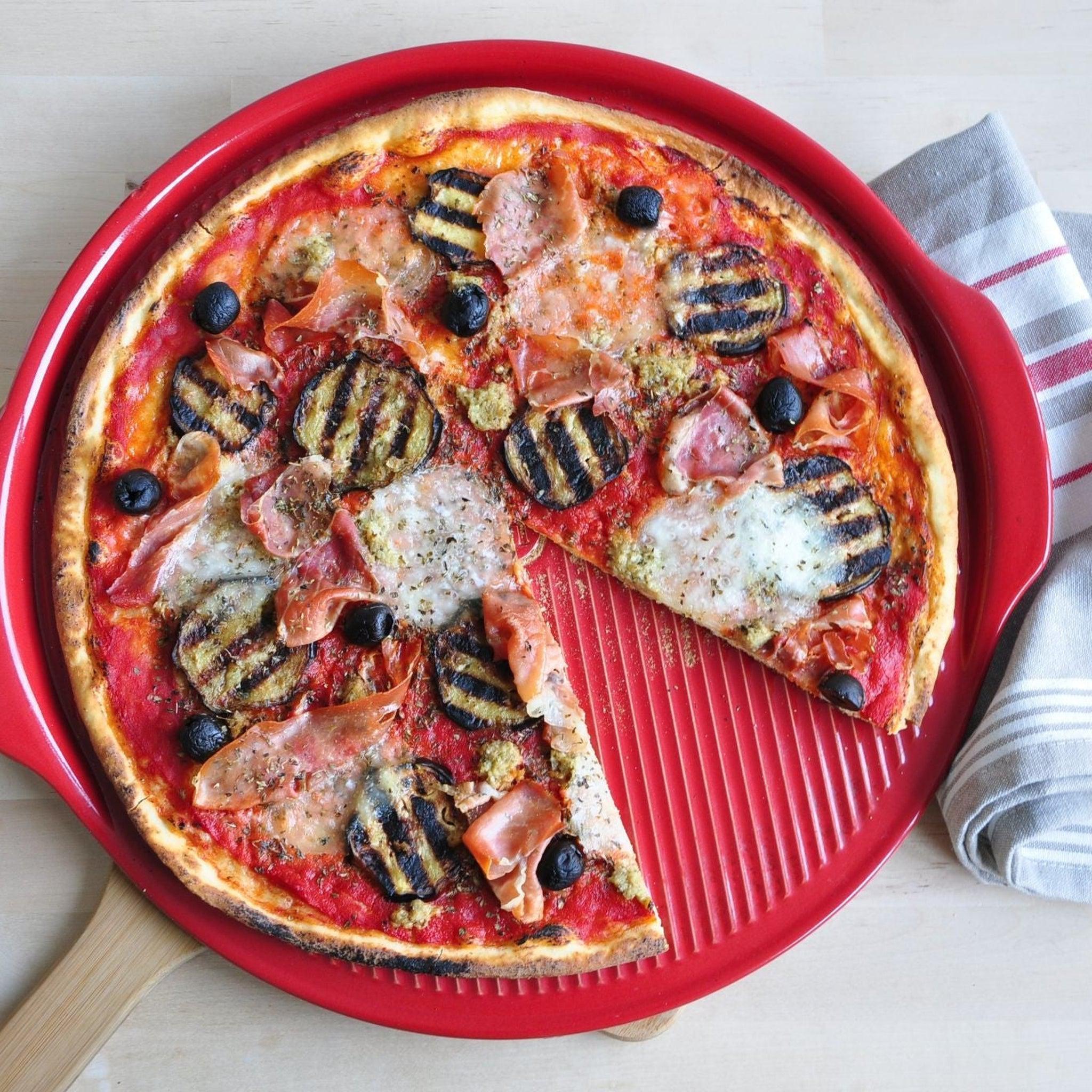 Emile Henry Ridged Pizza Stone Charcoal 40cm dia. - Simmer and Slice