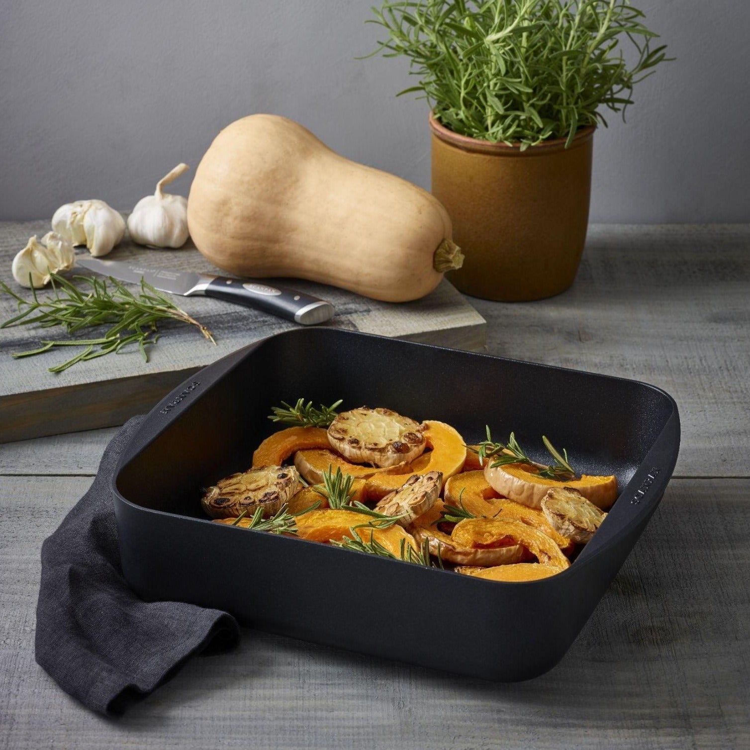 SCANPAN TechnIQ The Square Roasting Pan 28cm x 28cm 4.6L - Simmer and Slice